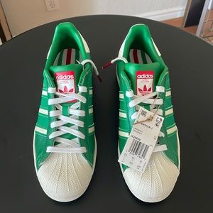 Adidas green superstar originals red logo with peel off camo under mens size 7